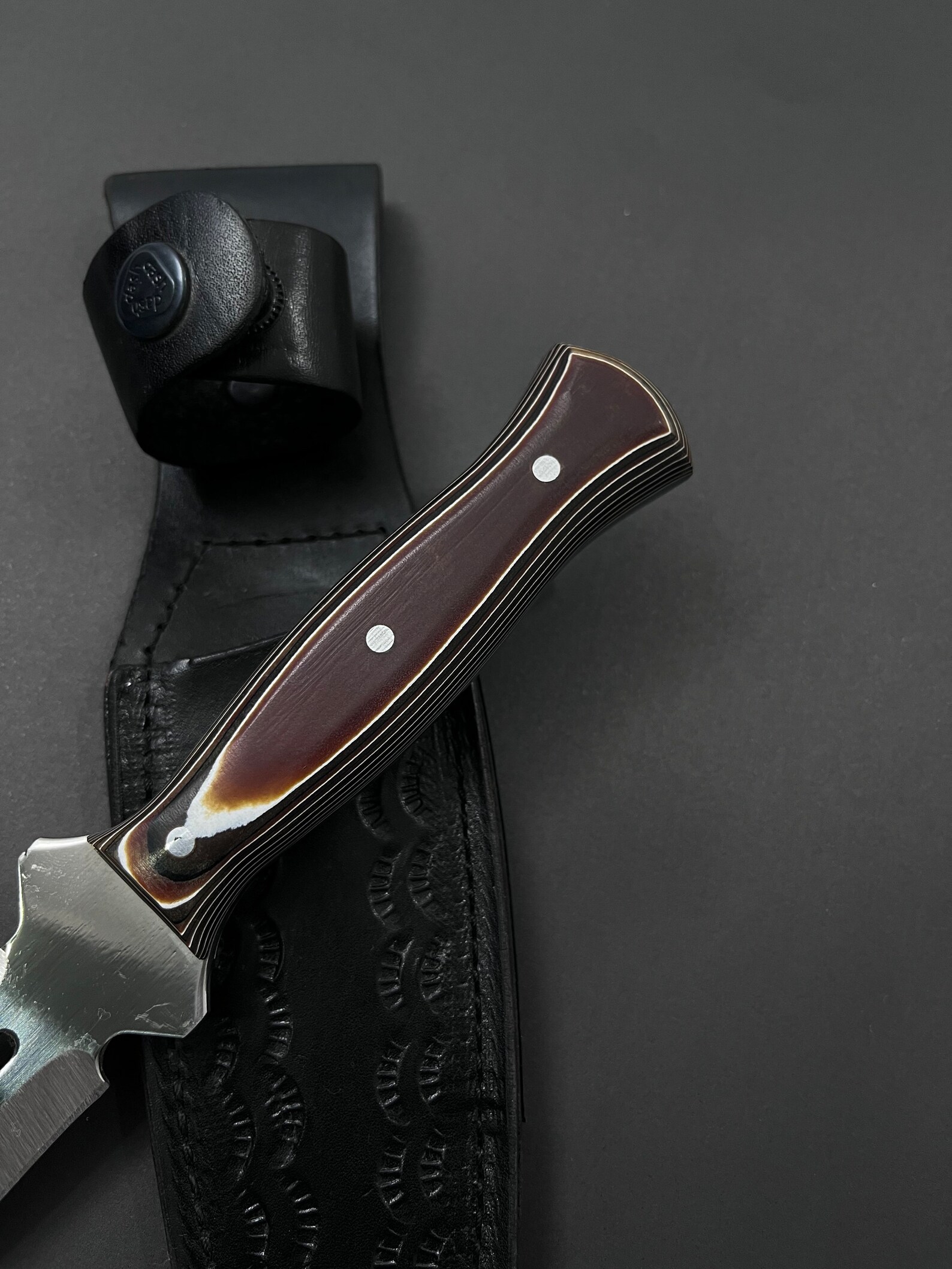 Custom Engraved Double Edged Dagger Knife, Fairbairn Sykes Style with Leather Sheath - Image 5