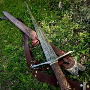 Hand-Forged Damascus Steel Elven Longsword – Walnut Handle, Emerald Accents